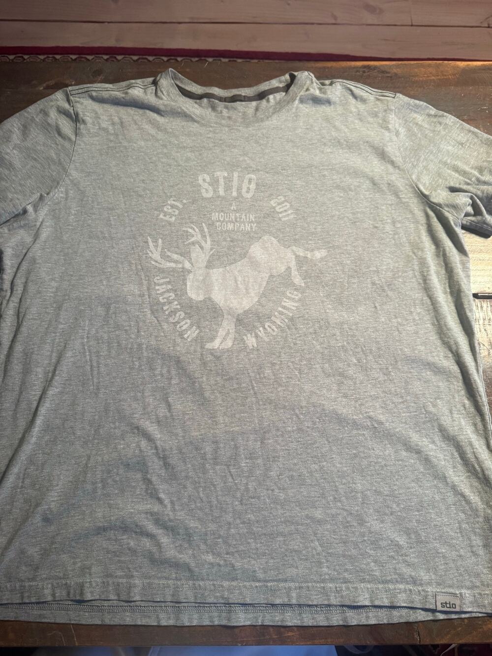 Stio organic cotton bucking jackalope t-shirt men’s sz xl gray
